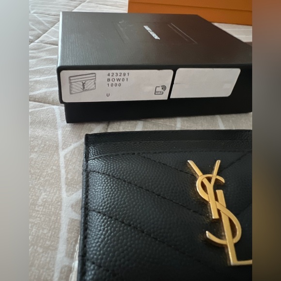(SOLD) Saint Laurent Card Holder - Picture 4 of 6